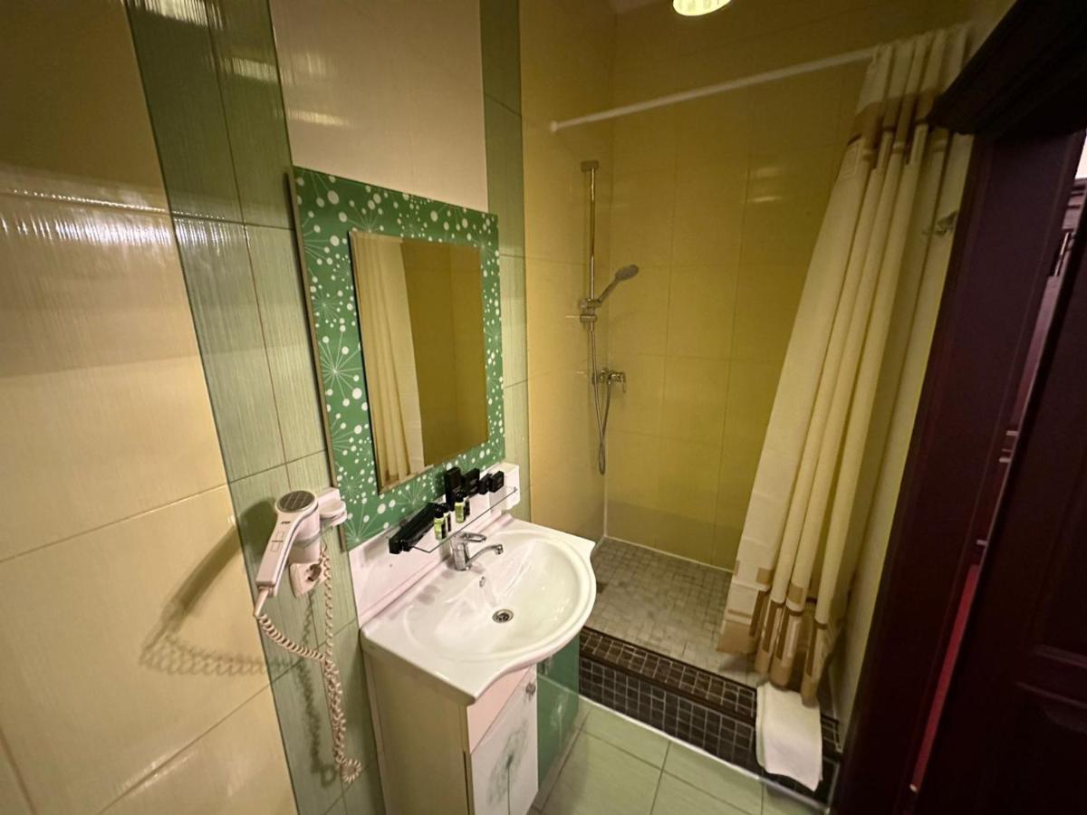 Viktoriya Family Hotel Restaurant Complex เคียฟ ภายนอก รูปภาพ